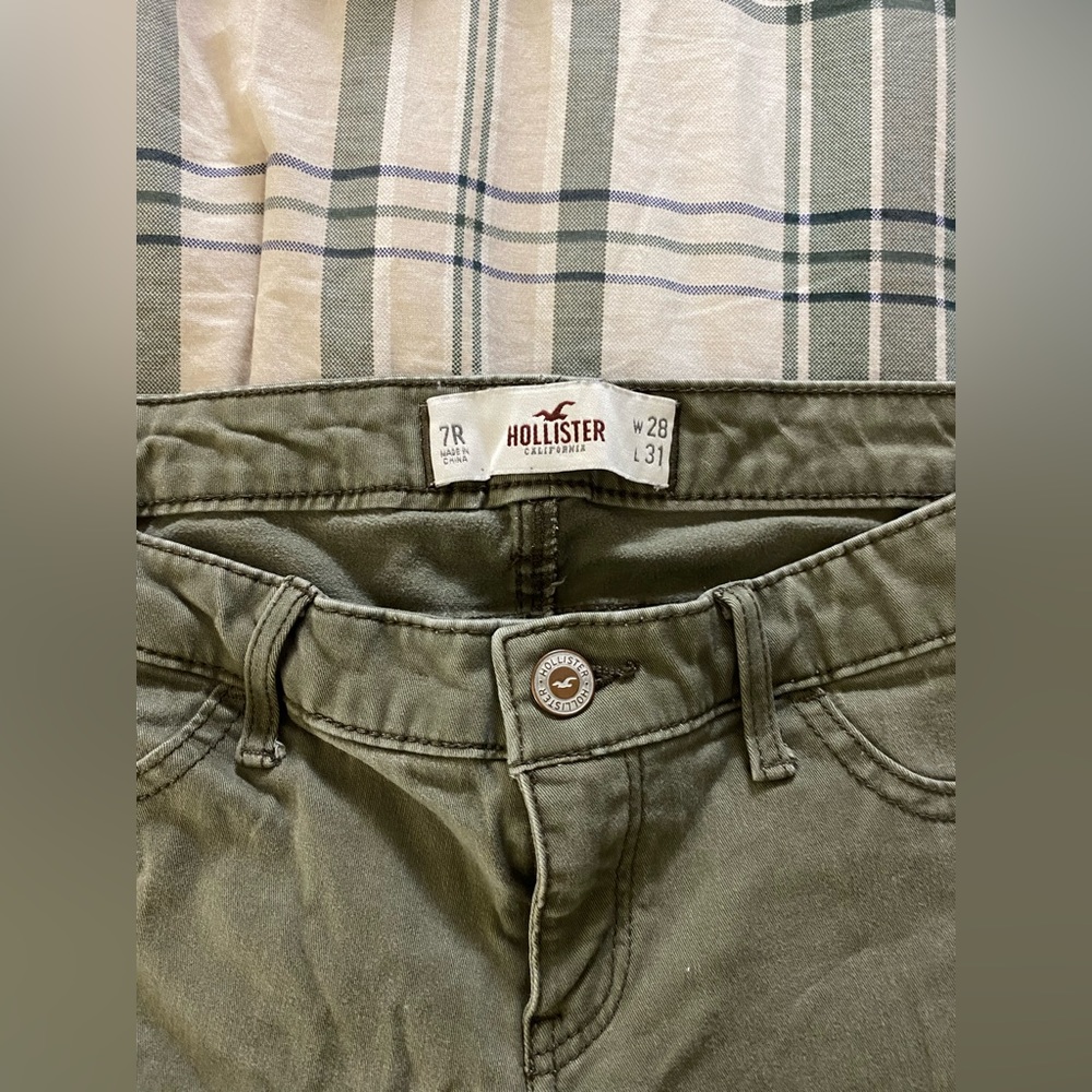Hollister California Army Green Slinny Jeans Size 0-2